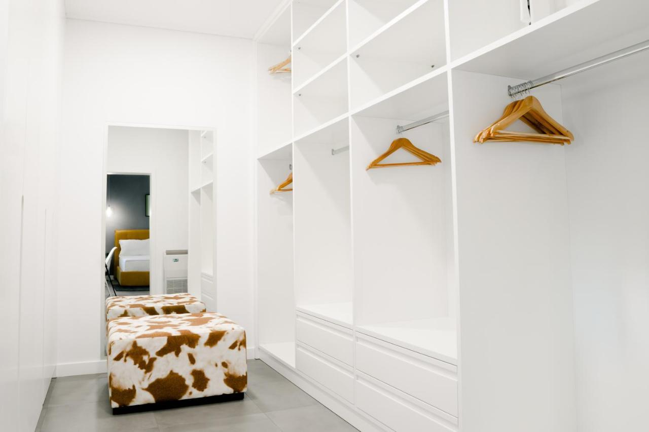 Novi's Luxury 1 *